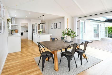 Photo of property in 25 Village Way, Ardmore, Papakura, 2582