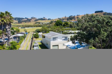 Photo of property in 2 Hillview Road, Waihi Beach, 3611