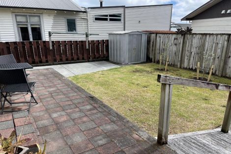 Photo of property in 19a Karamu Street, Strandon, New Plymouth, 4312