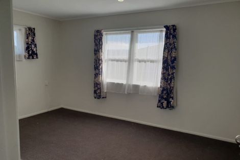 Photo of property in 21 Royal Arch Place, Rosehill, Papakura, 2113