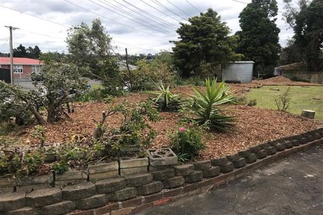Photo of property in 43 St Leonards Road, Kelston, Auckland, 0602