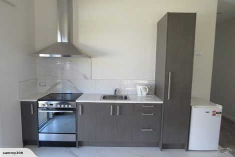 Photo of property in 47 Harbour View Road, Te Atatu Peninsula, Auckland, 0610