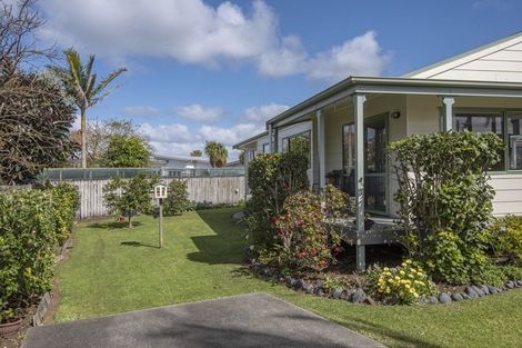 Photo of property in 11 Bermuda Place, One Tree Point, 0118