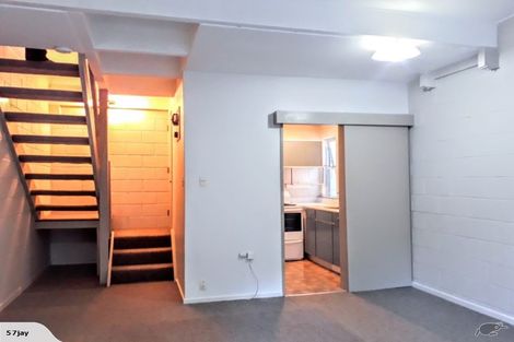 Photo of property in Sherwood Mews, 28u Bidwill Street, Mount Cook, Wellington, 6021