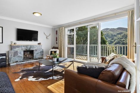 Photo of property in 6 Winston Street, Crofton Downs, Wellington, 6035