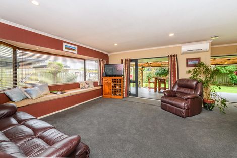Photo of property in 54 Roberts Line, Kelvin Grove, Palmerston North, 4414