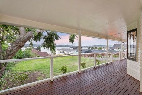 Photo of property in 2/42 Kiwi Esplanade, Mangere Bridge, Auckland, 2022