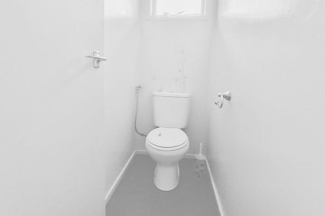 Photo of property in 29 Staincross Street, Green Bay, Auckland, 0604