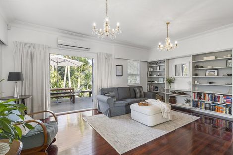 Photo of property in 276c Wairau Road, Glenfield, Auckland, 0627