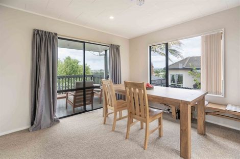 Photo of property in 16 Amery Place, West Harbour, Auckland, 0618