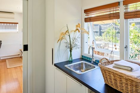 Photo of property in 25 Marine Parade, Eastbourne, Lower Hutt, 5013