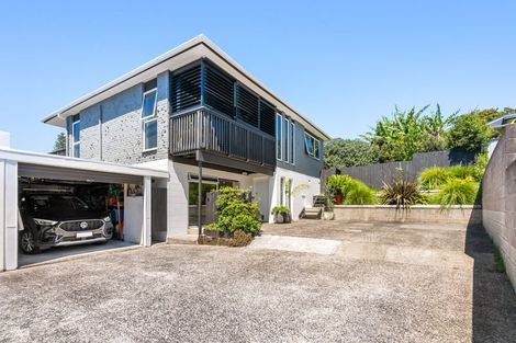 Photo of property in 2/52 Maxwelton Drive, Mairangi Bay, Auckland, 0630