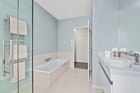 Photo of property in 1 Hardie Place, Albert Town, Wanaka, 9305