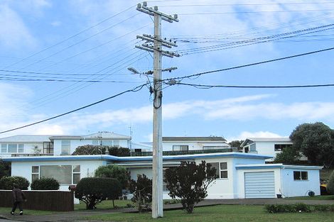 Photo of property in 22 Eatwell Avenue, Paraparaumu Beach, Paraparaumu, 5032