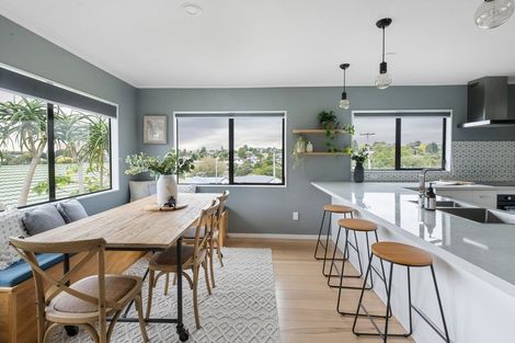 Photo of property in 37 Poike Road, Hairini, Tauranga, 3112