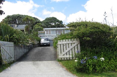 Photo of property in 5 Edwin Mitchelson Road, Muriwai, Waimauku, 0881