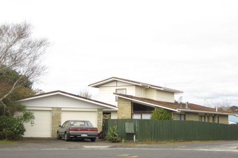 Photo of property in 25 Montana Place, Merrilands, New Plymouth, 4312