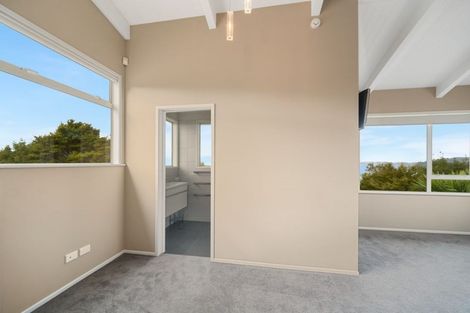 Photo of property in 3 Frost Road, Leigh, Warkworth, 0985