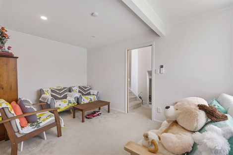 Photo of property in 103 Hutchinsons Road, Bucklands Beach, Auckland, 2014