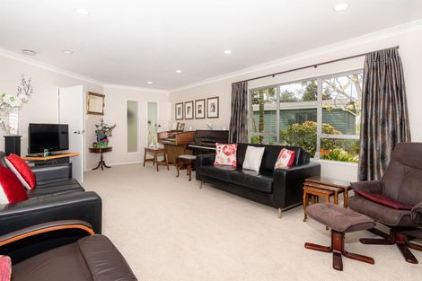 Photo of property in 121 Pomona Road, Kumeu, 0891
