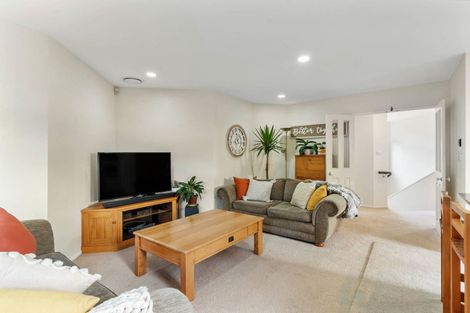 Photo of property in 20a Evelyn Road, Cockle Bay, Auckland, 2014