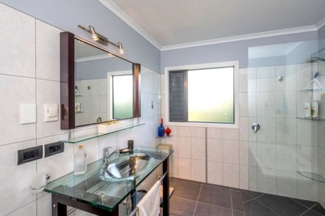 Photo of property in 8a Queenwood Road, Levin, 5510