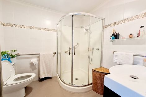 Photo of property in 15a Puriri Avenue, Orewa, 0931