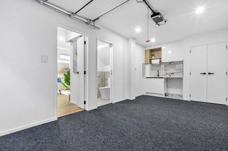 Photo of property in 106b Edgewater Drive, Pakuranga, Auckland, 2010