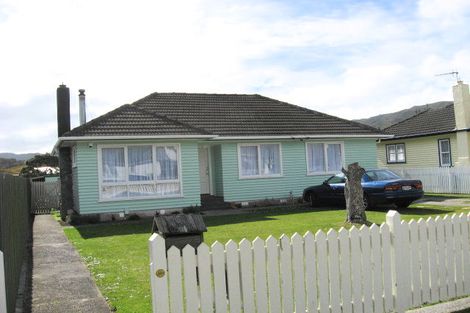 Photo of property in 19 Hinau Grove, Wainuiomata, Lower Hutt, 5014