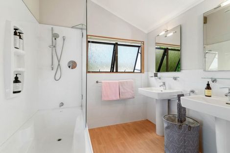 Photo of property in 4 Blackmore Drive, Lynmore, Rotorua, 3010