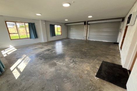 Photo of property in 24 Hurstbourn Priors, Goodwood Heights, Auckland, 2105