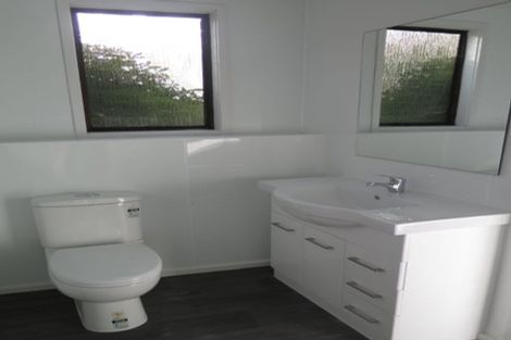 Photo of property in 70 Spinella Drive, Bayview, Auckland, 0629