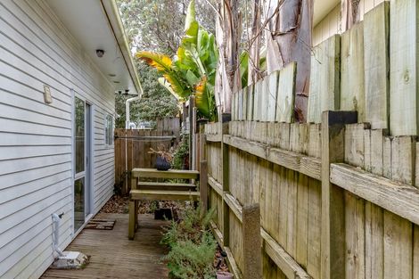 Photo of property in 2a Taupo Street, Green Bay, Auckland, 0604