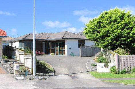 Photo of property in 1/15 Dunn Place, Farm Cove, Auckland, 2010