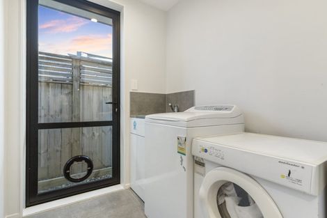 Photo of property in 71a Neil Avenue, Te Atatu Peninsula, Auckland, 0610