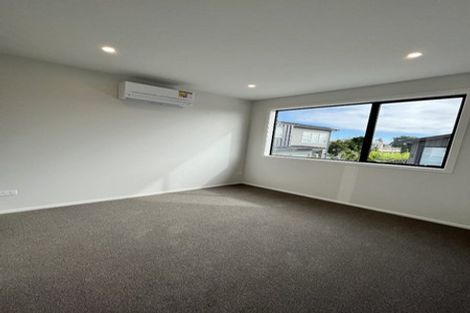 Photo of property in 43 Knights Road, Rothesay Bay, Auckland, 0630