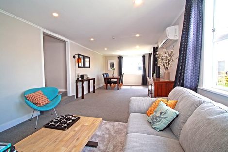 Photo of property in 9 Manu Crescent, Upper Vogeltown, New Plymouth, 4310