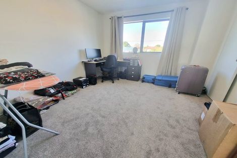 Photo of property in 3/25 Vodanovich Road, Te Atatu South, Auckland, 0610