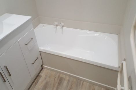 Photo of property in 4/44a Division Street, Riccarton, Christchurch, 8041