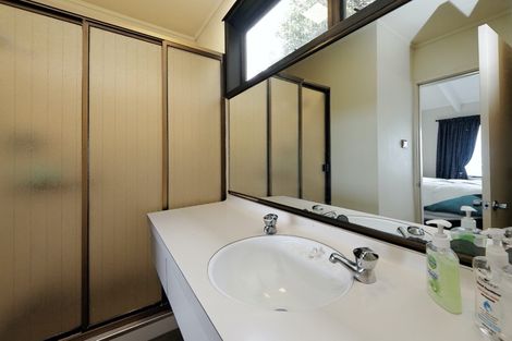 Photo of property in 101 Marine Parade North, Piha, New Lynn, 0772