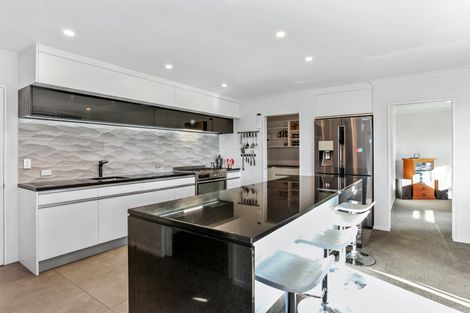 Photo of property in 16 Little Oaks Drive, Yaldhurst, Christchurch, 8042