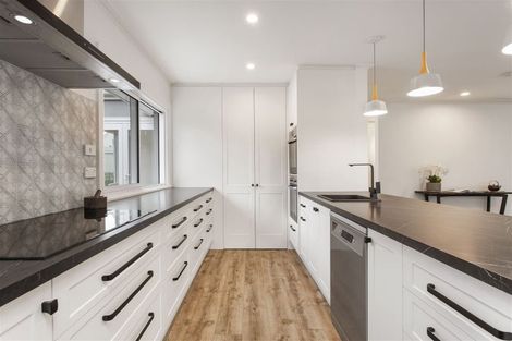 Photo of property in 17 Joyce Crescent, Ilam, Christchurch, 8041