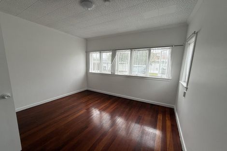 Photo of property in 40 Renfrew Avenue, Sandringham, Auckland, 1041