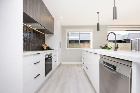 Photo of property in 14 Kanzan Grove, Maewa, Feilding, 4702