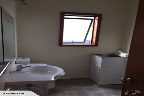 Photo of property in 2/142 Rongotai Road, Kilbirnie, Wellington, 6022