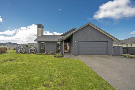 Photo of property in 20 Topping Place, Whitianga, 3510