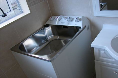 Photo of property in 3a Gretel Place, Hillcrest, Auckland, 0627