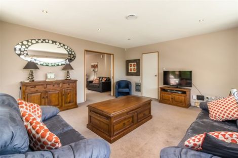 Photo of property in 49b Memorial Avenue, Ilam, Christchurch, 8053