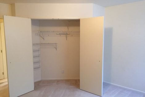 Photo of property in 21 Taupiko Place, Green Bay, Auckland, 0604