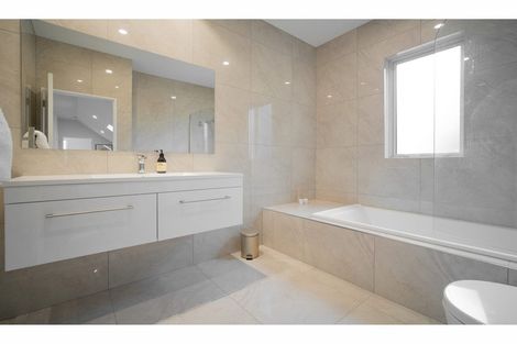 Photo of property in 17 Innes Road, St Albans, Christchurch, 8052